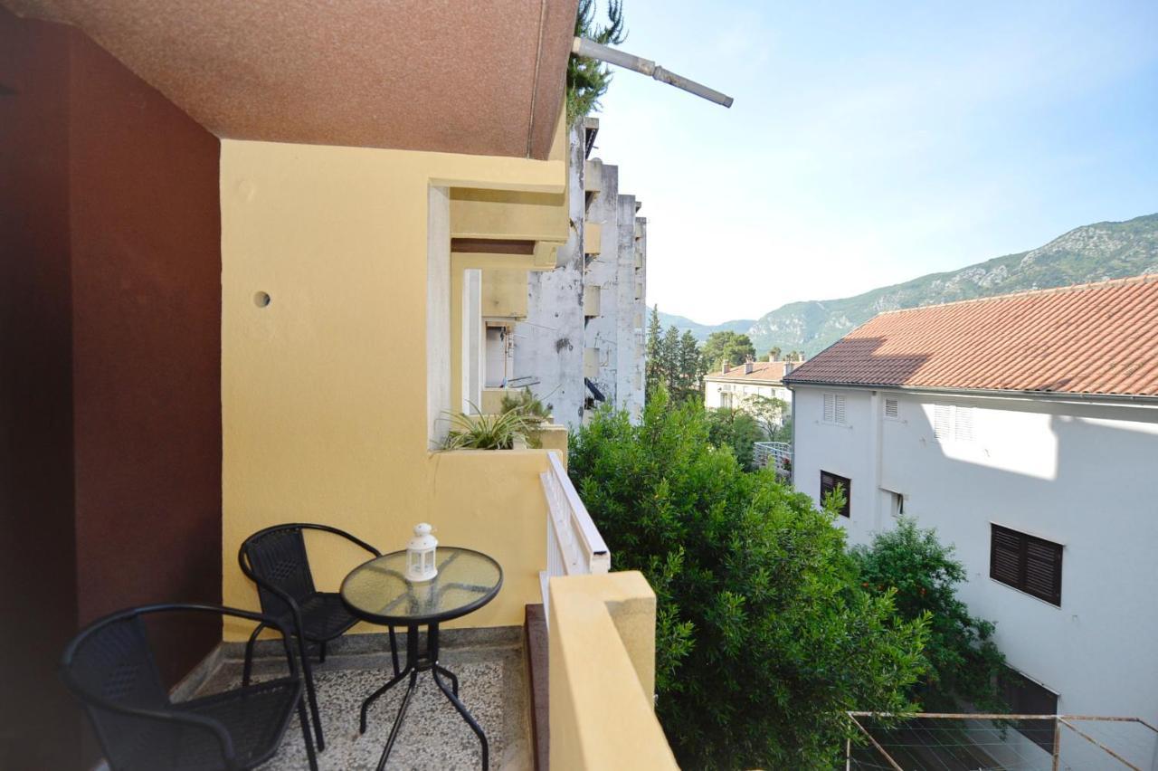 Unico Apartman Kotor Bagian luar foto